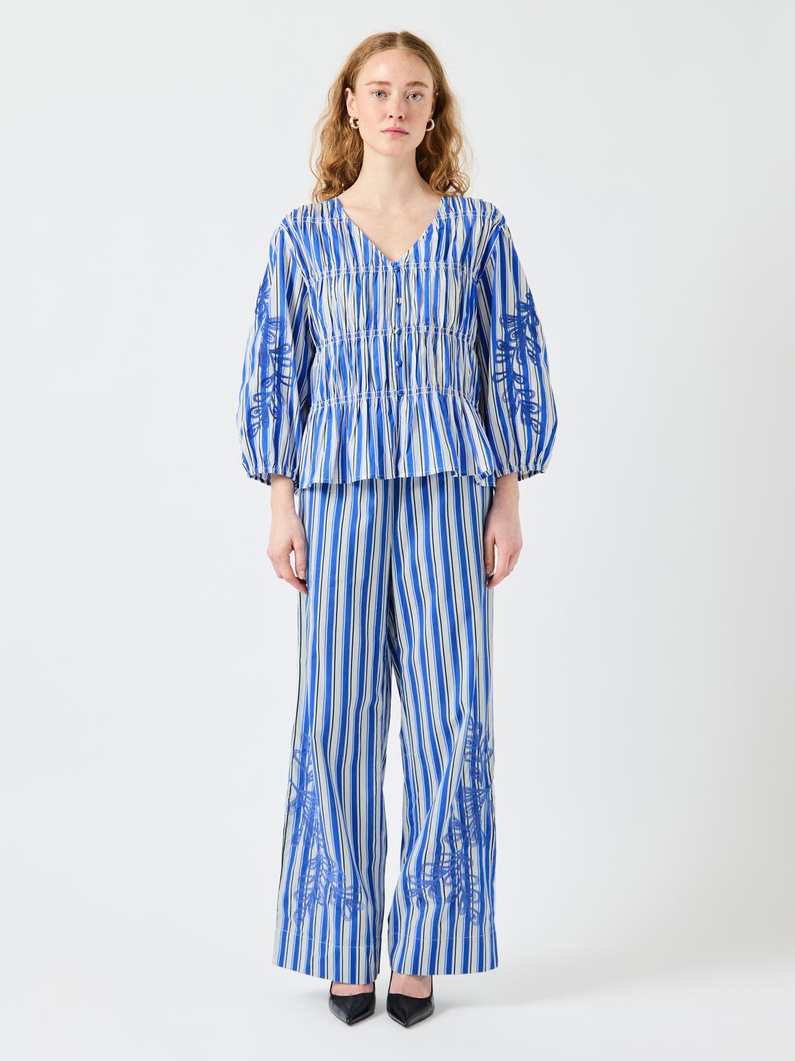 model_shot-front_full